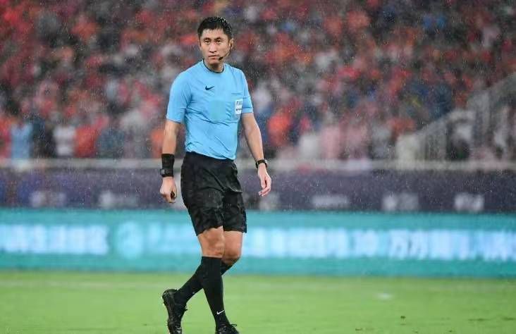 演员李罗
