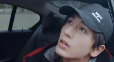 扯开纲手的乳罩揉大胸的视频